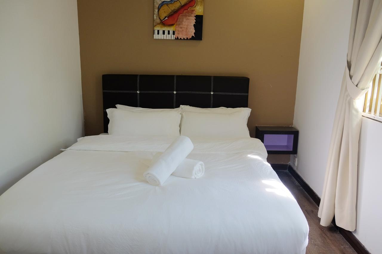 Natol Homestay - London Kuching Kültér fotó