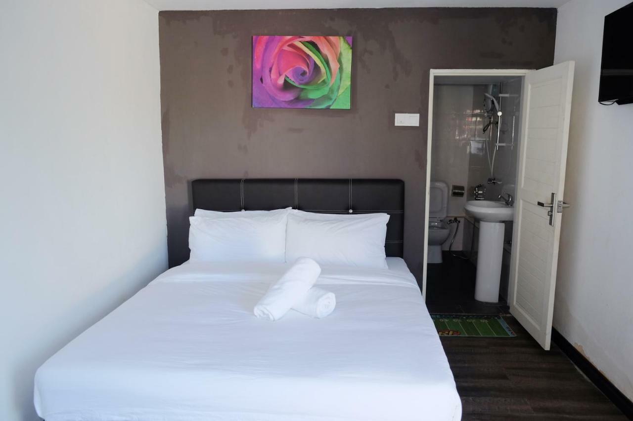 Natol Homestay - London Kuching Kültér fotó