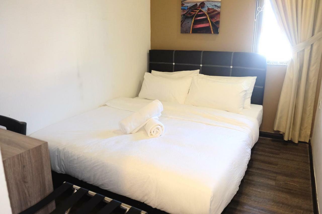 Natol Homestay - London Kuching Kültér fotó