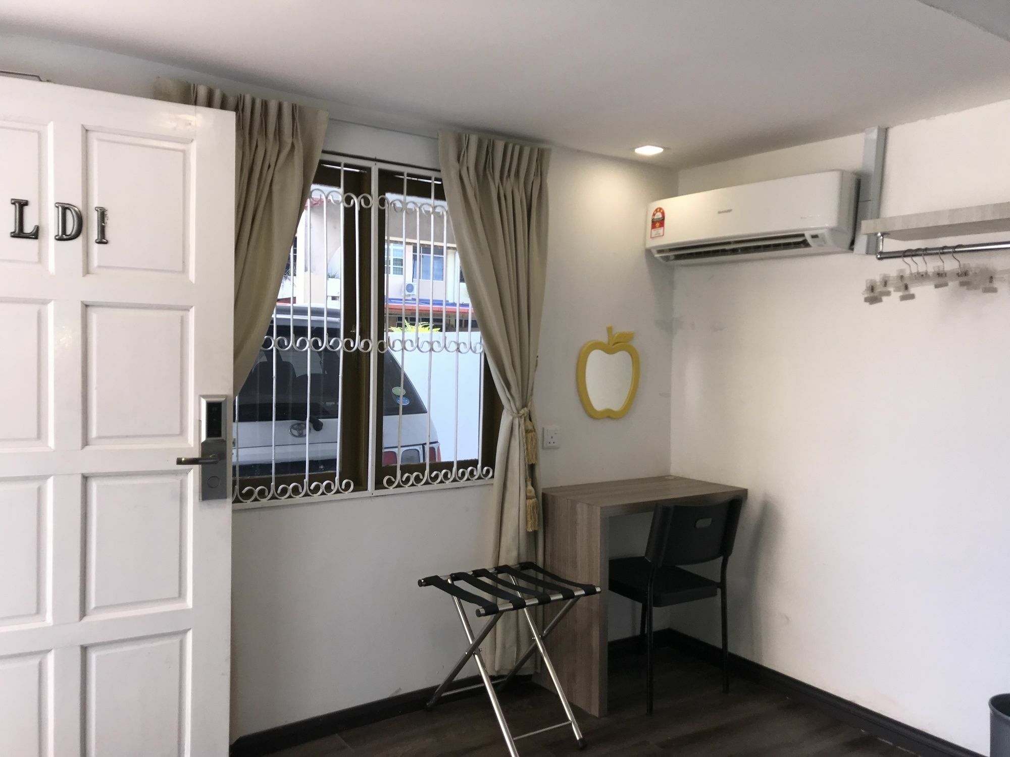 Natol Homestay - London Kuching Kültér fotó