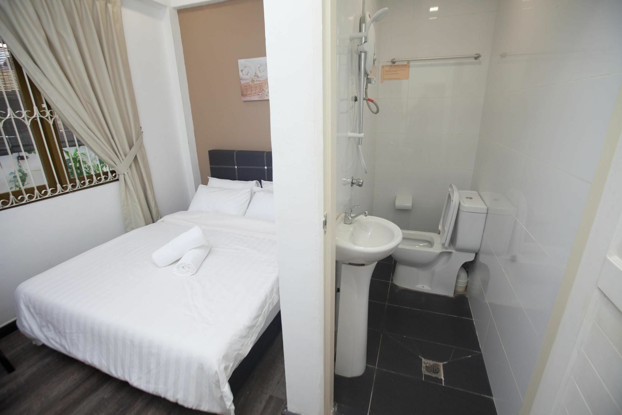 Natol Homestay - London Kuching Kültér fotó